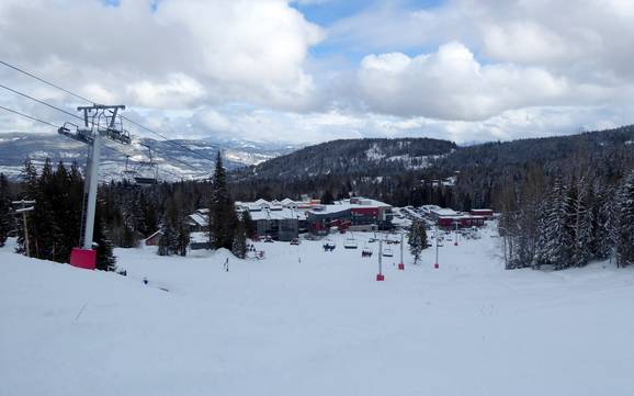 Le plus grand dénivelé dans la chaîne de Monashee – domaine skiable Red Mountain Resort – Rossland